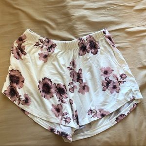 BRANDY MELVILLE COMFY SHORTS